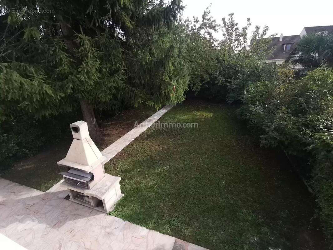 Maison à CHAMPS-SUR-MARNE