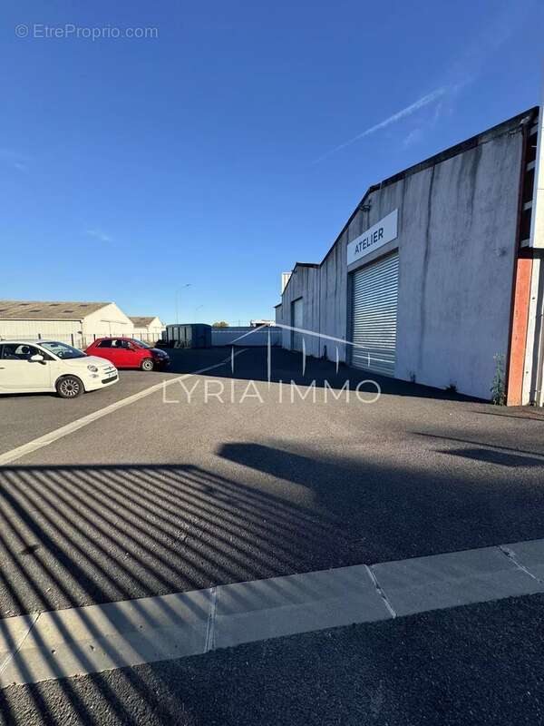 Commerce à ROQUEBRUNE-SUR-ARGENS