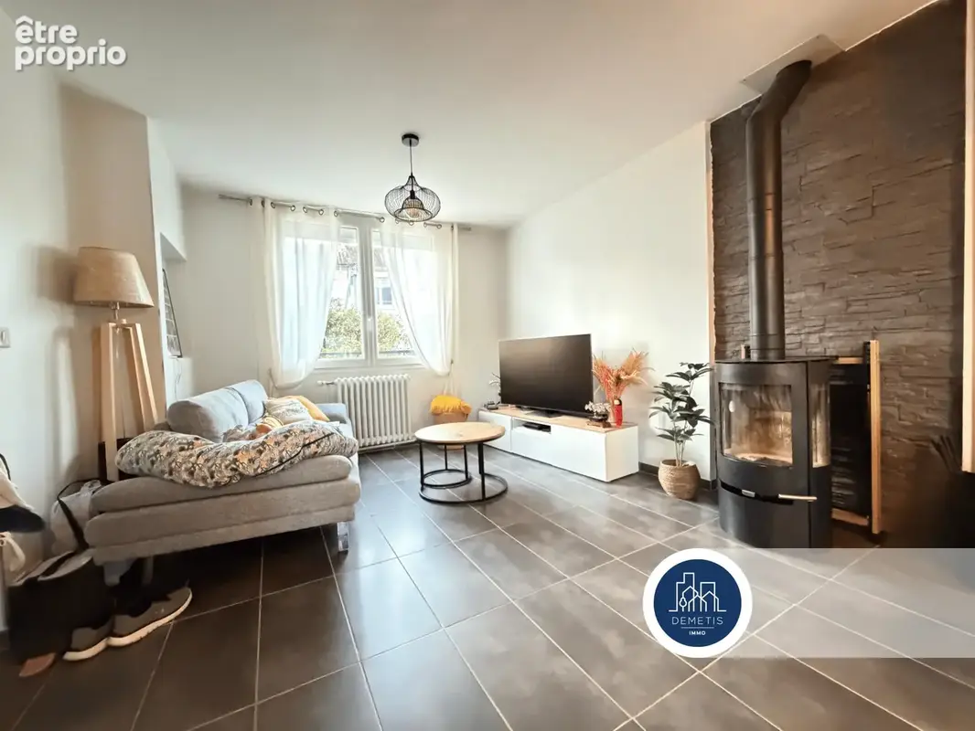COUP DE CŒUR   Maison rénovée avec jardin & garage - Riffaudières - photo 4