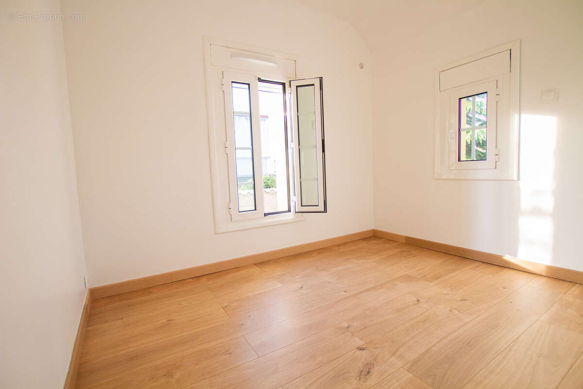 Maison à VILLENEUVE-LE-ROI