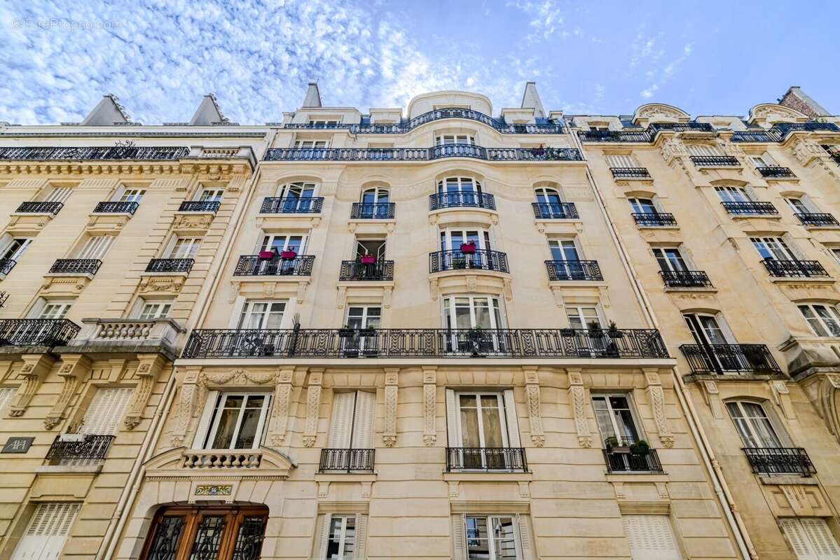 Appartement à PARIS-17E