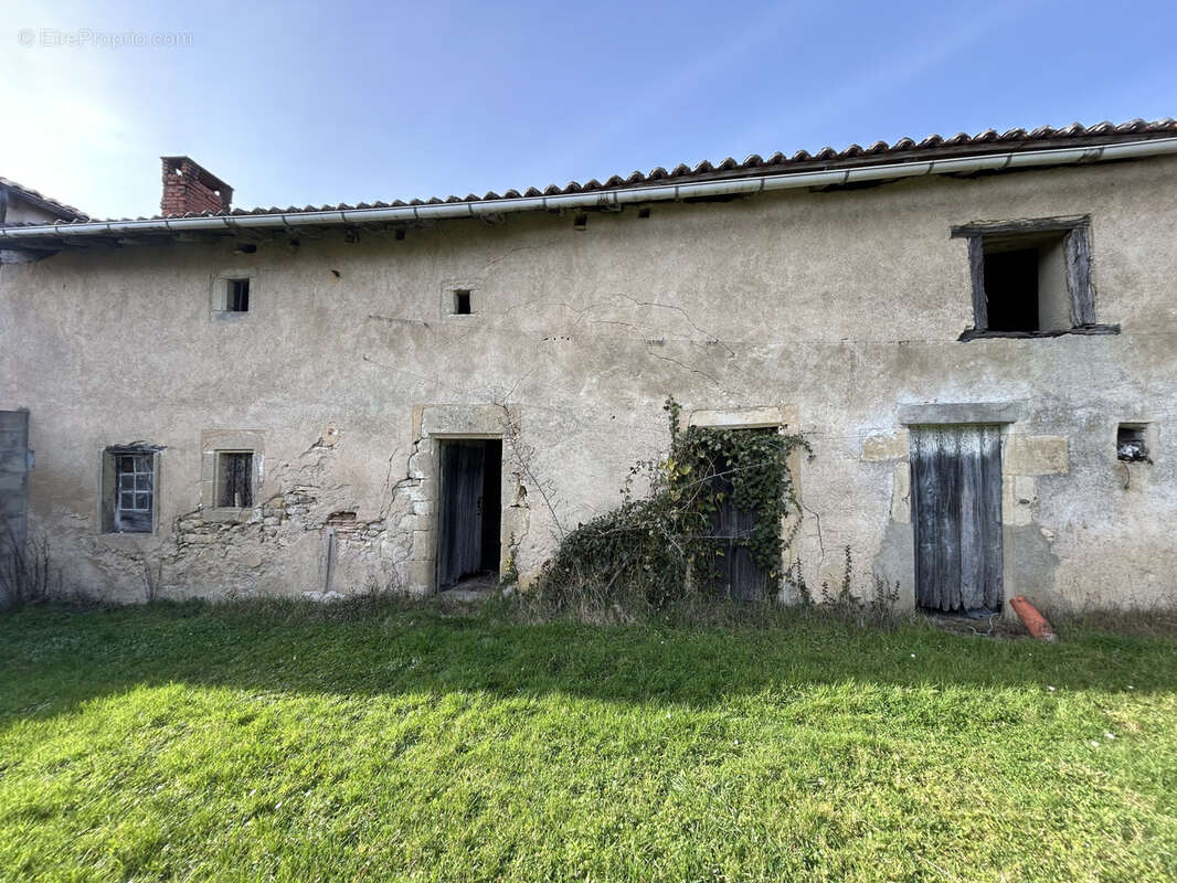 Maison à SAINT-LAURENT-DE-CERIS