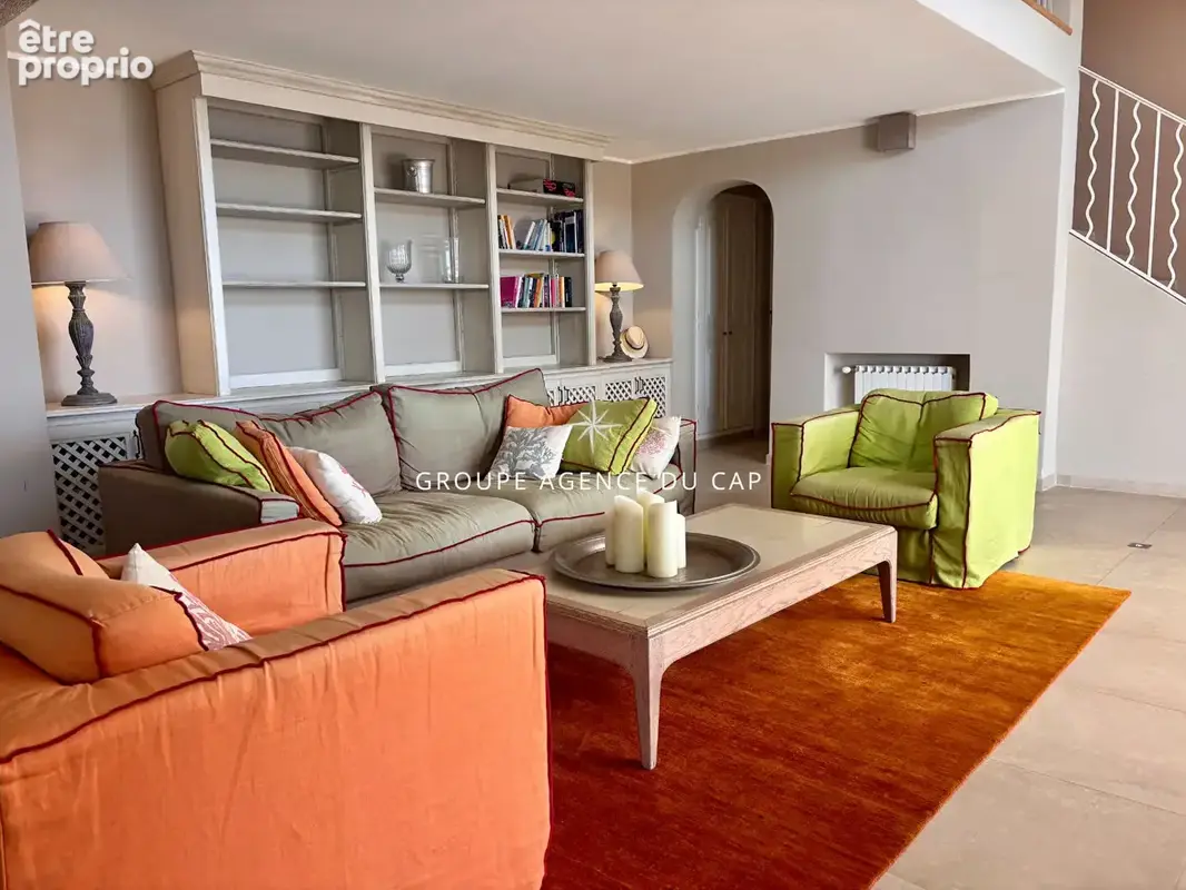À vendre villa beaux volumes 6 chambres vue mer sud-ouest parkings aux issambres - photo 9