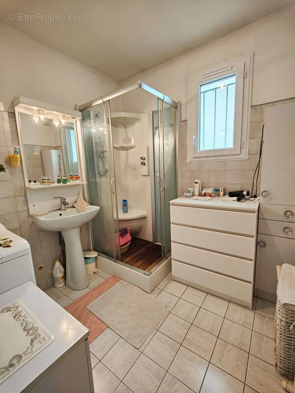 Maison à LAROCHE-SAINT-CYDROINE