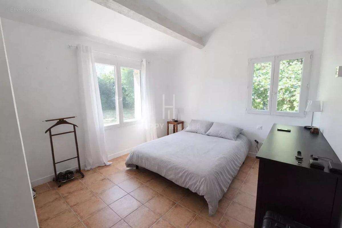 Maison à SAINT-ETIENNE-DU-GRES
