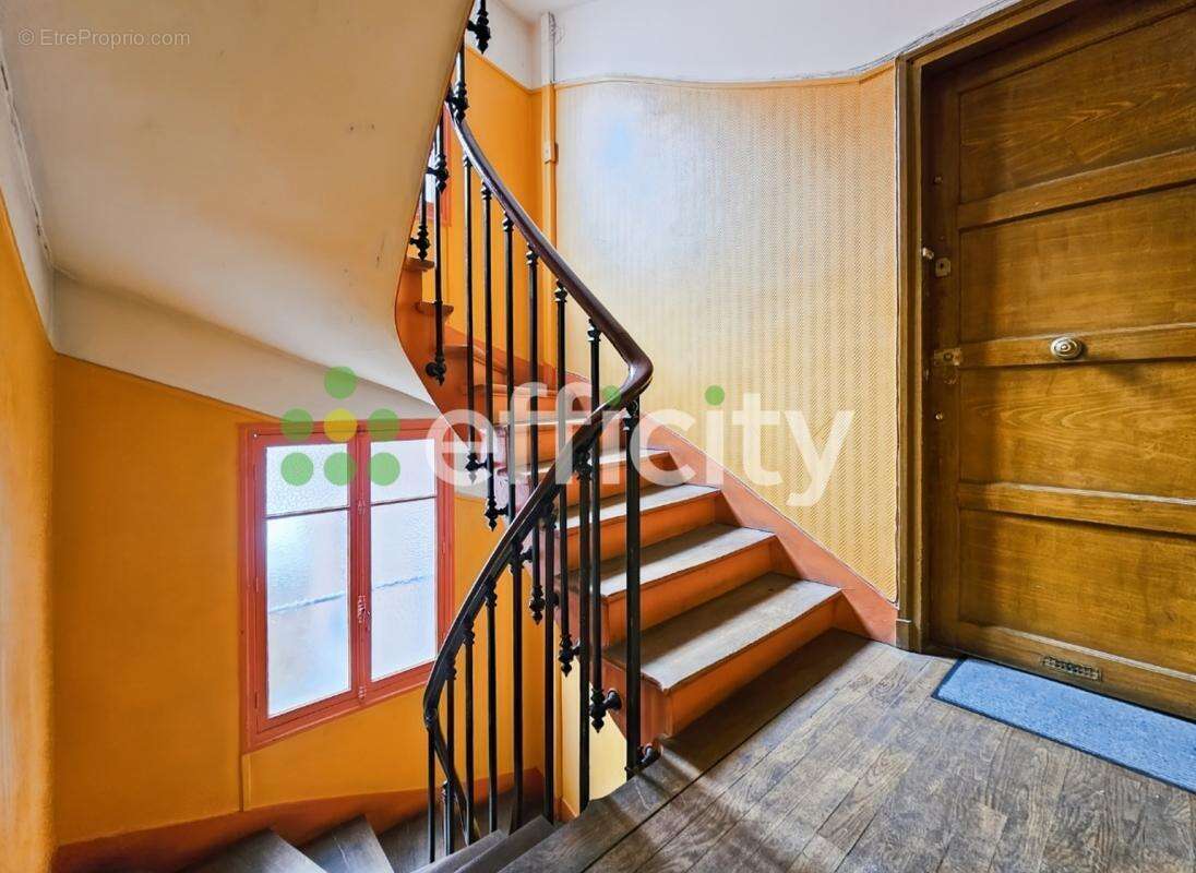 Appartement à PARIS-14E