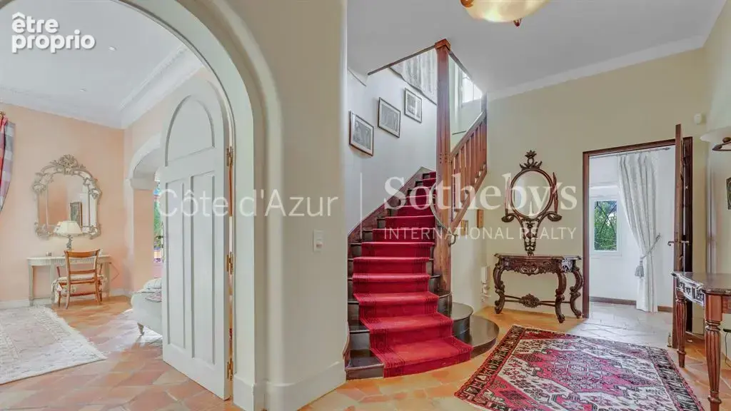 Exclusivité Côte d’Azur villa d’exception à Sainte-Maxime, proche mer et centre-ville - photo 12