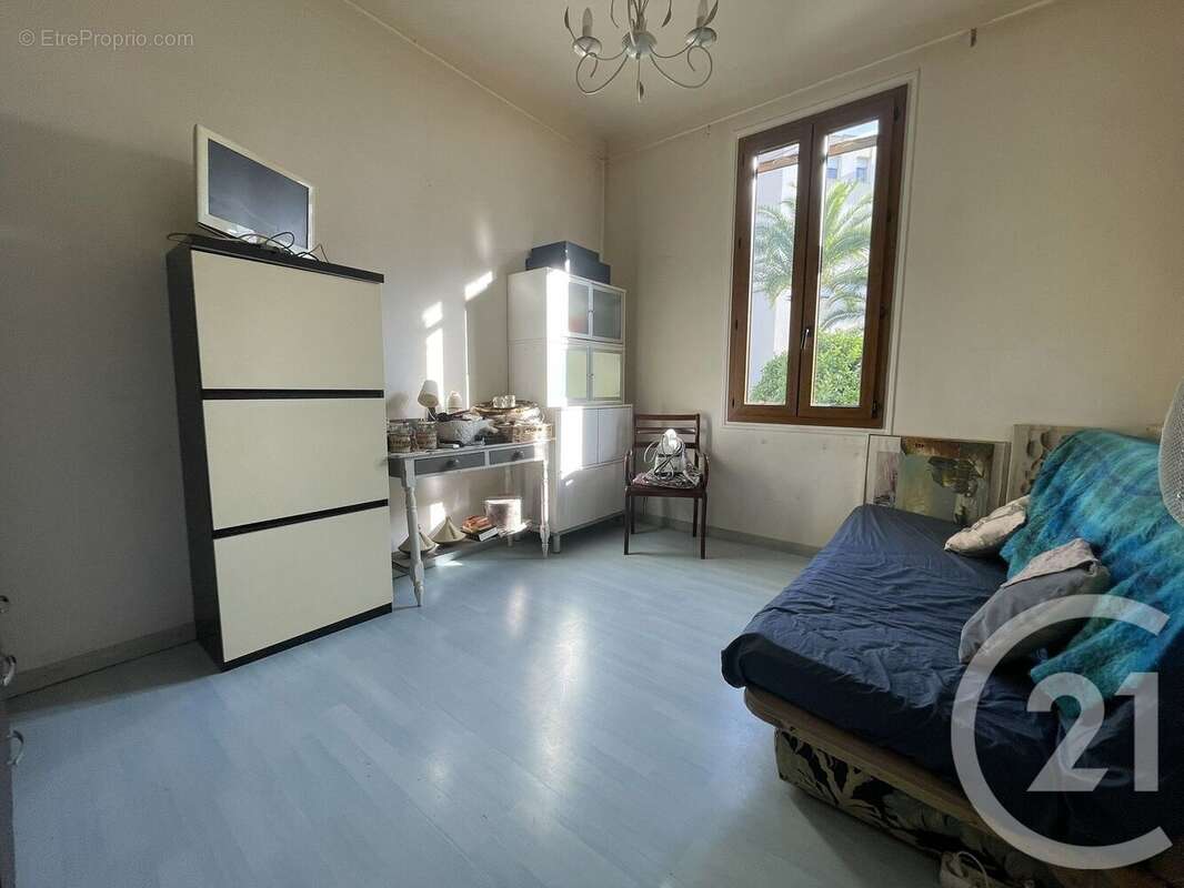 Maison à SAINT-LAURENT-DU-VAR