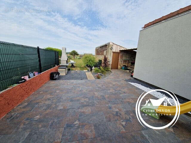 Maison 110 m² à Saint-Pierre-Brouck  - photo 7