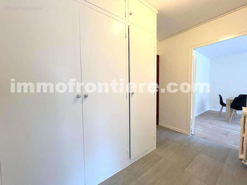 Appartement T2 à Ville la Grand - Appartement à VILLE-LA-GRAND