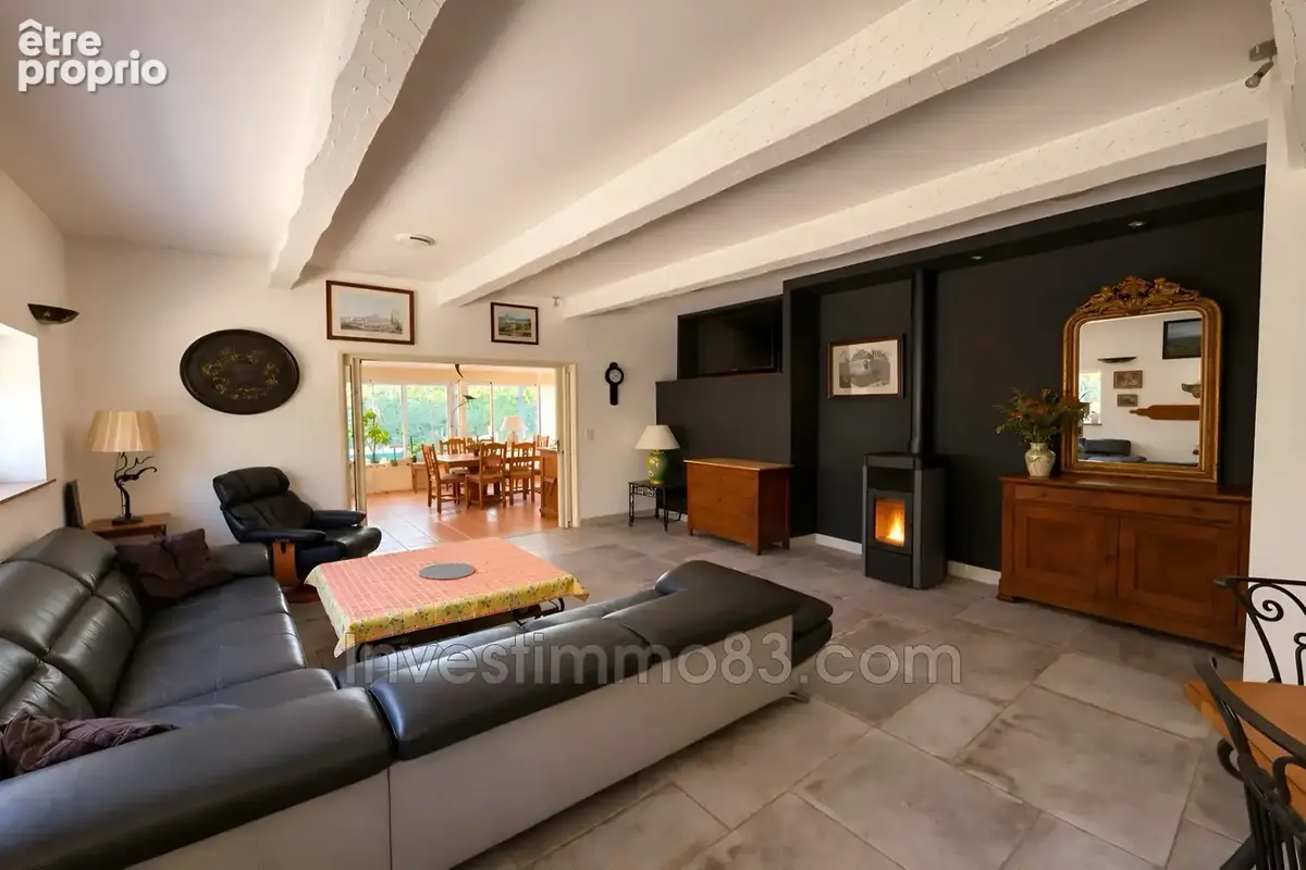 Maison 9 pièces 225 m² à vendre à Pourrieres (83910) - photo 4