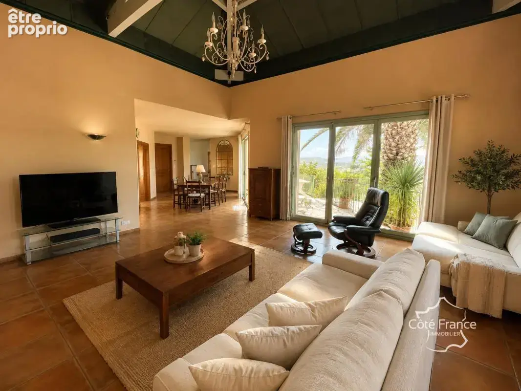 Villa d'exception 5 pièces   145 m2 avec vue panoramique sur - photo 1
