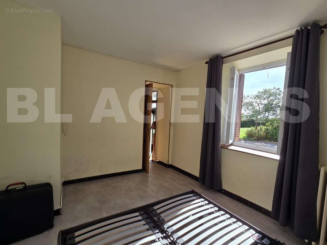 20250917_105623 - Maison à DUN-LES-PLACES