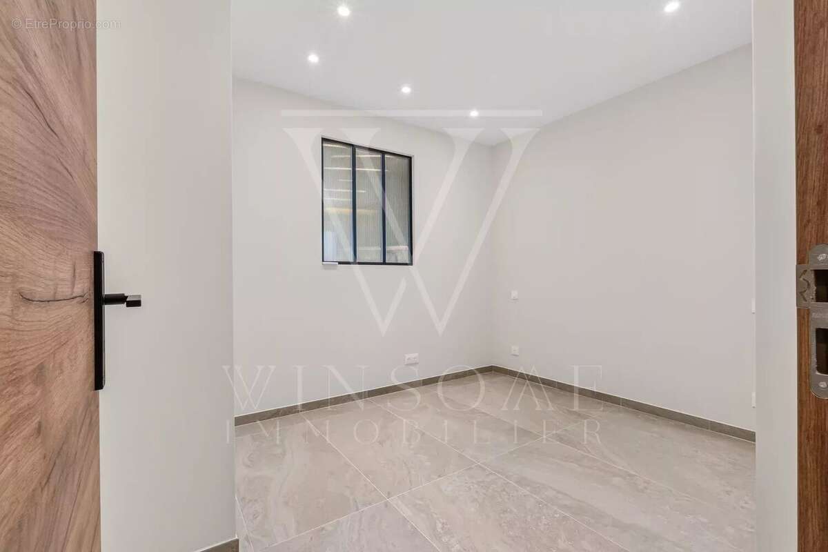 Appartement refait à neuf T3 / Terrasse / Parking commun privé / Cannes Montfleury - photo 8