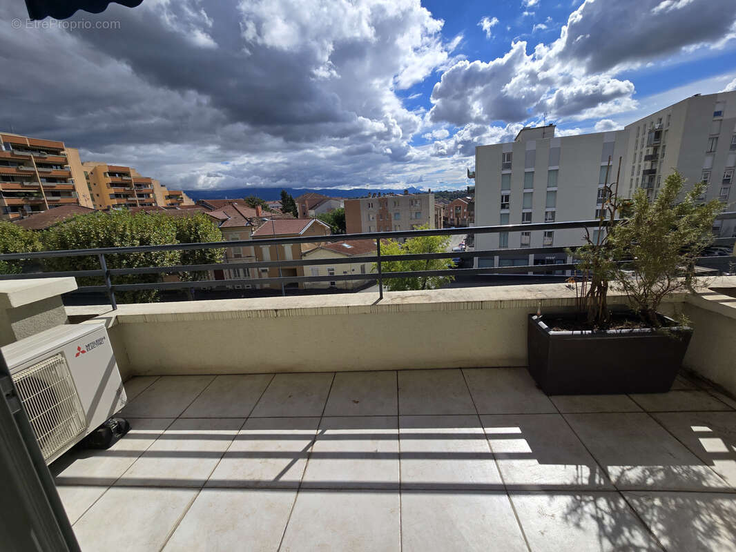 Appartement à ROMANS-SUR-ISERE