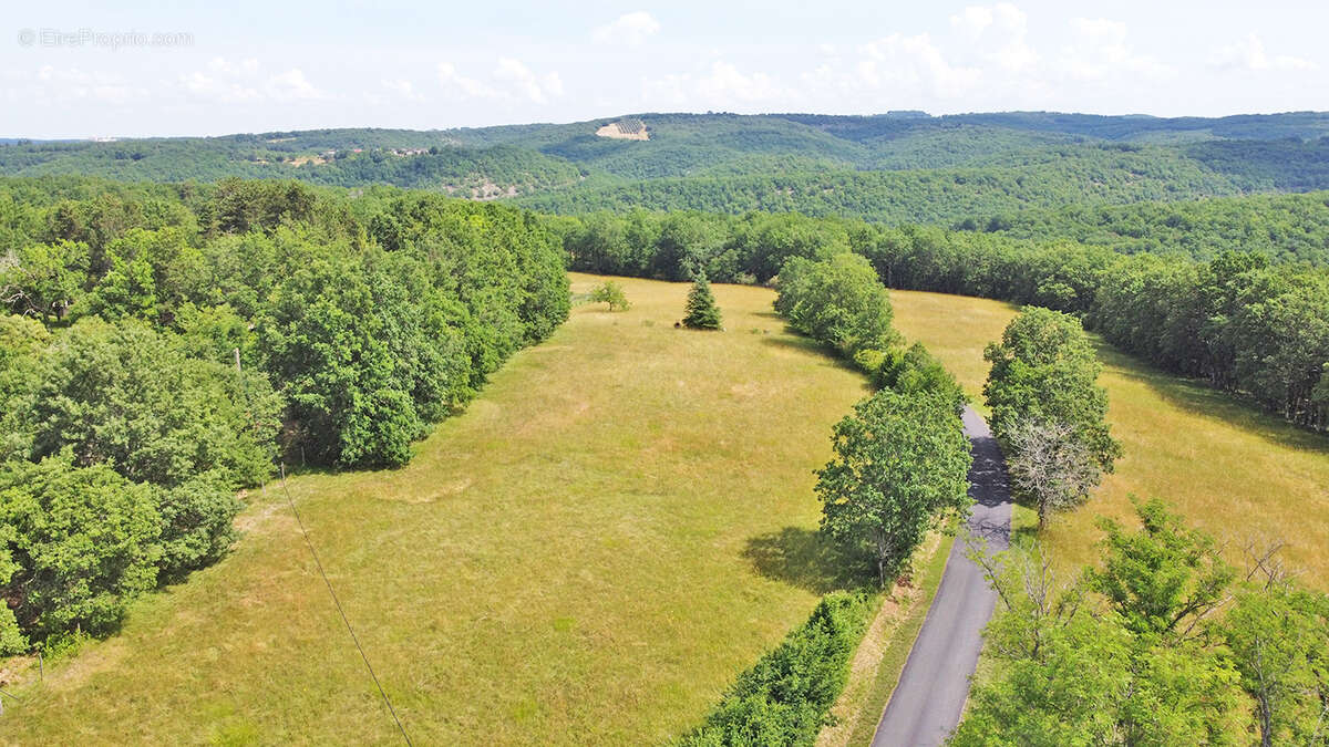 Terrain  constructible 5580 m2 La Cassagne - photo 2
