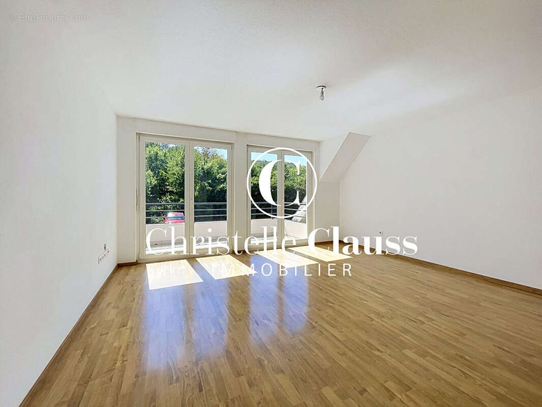 Duplex 4 pièces en dernier étage de 84,02 m² Carrez (98,94 m² au sol) - photo 4