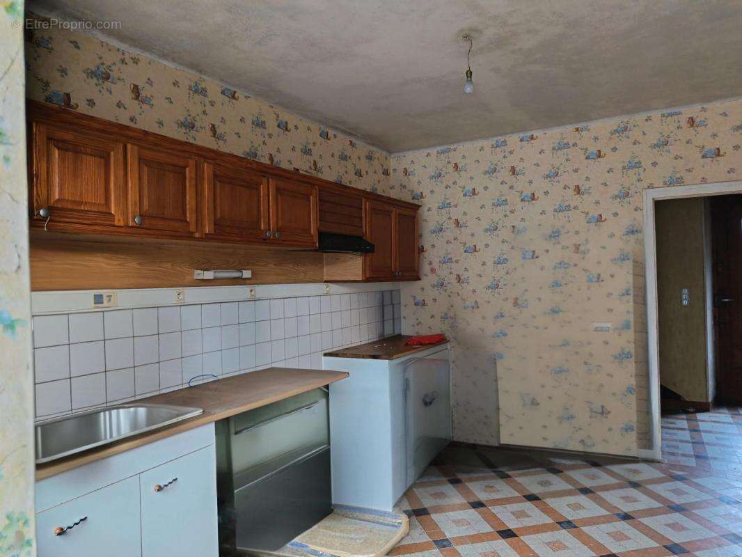 maison145m2-à rénover-une partie en location- - photo 3