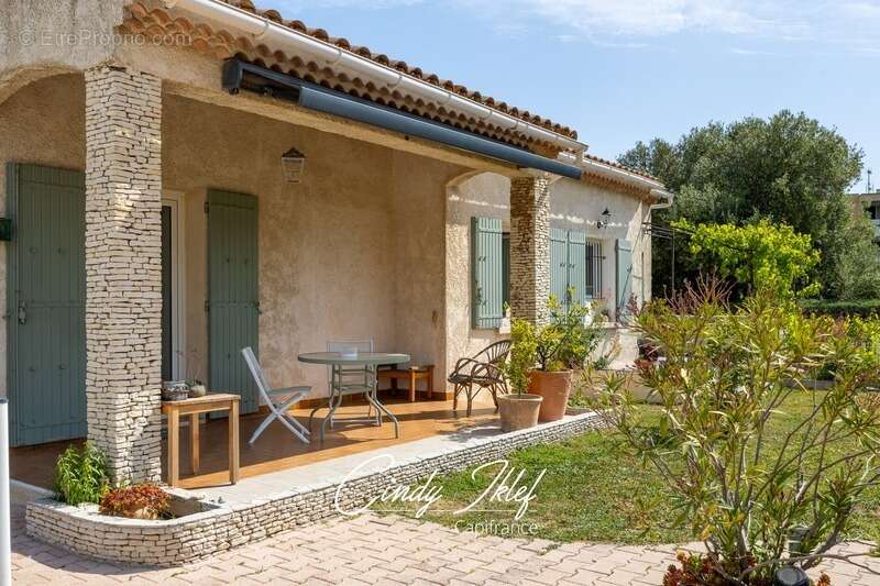 Maison à CHATEAUNEUF-LES-MARTIGUES