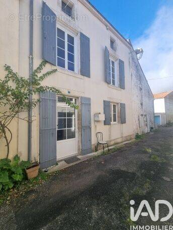 Photo 1 - Maison à DAMPIERRE-SUR-BOUTONNE