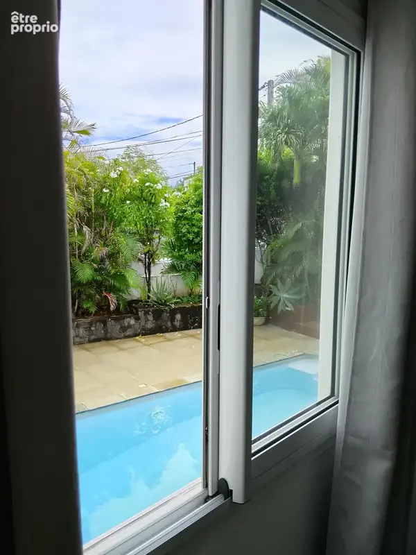 A VENDRE   TERRE-SAINTE Appartement T1/T2 avec piscine - photo 2