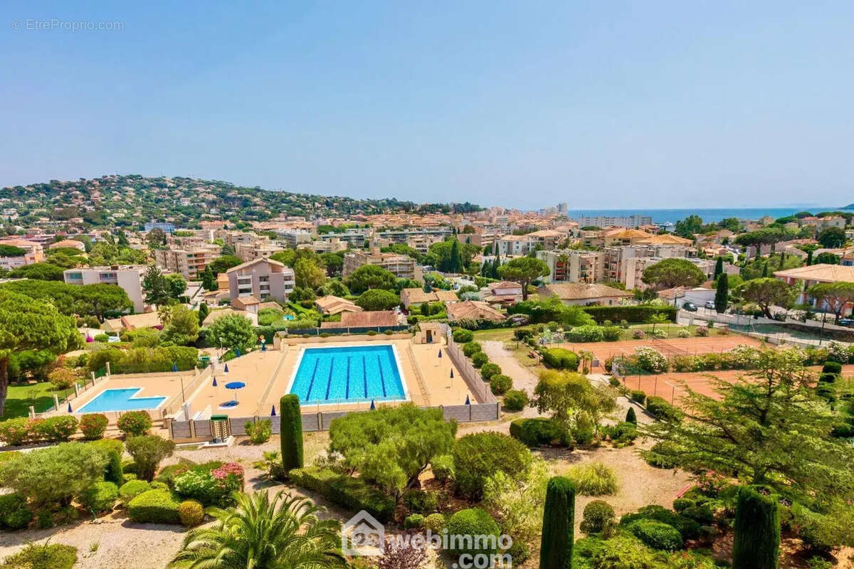 Profitez d?une résidence avec piscine et tennis, idéale pour allier confort, détente et qualité de vie. - Appartement à SAINTE-MAXIME