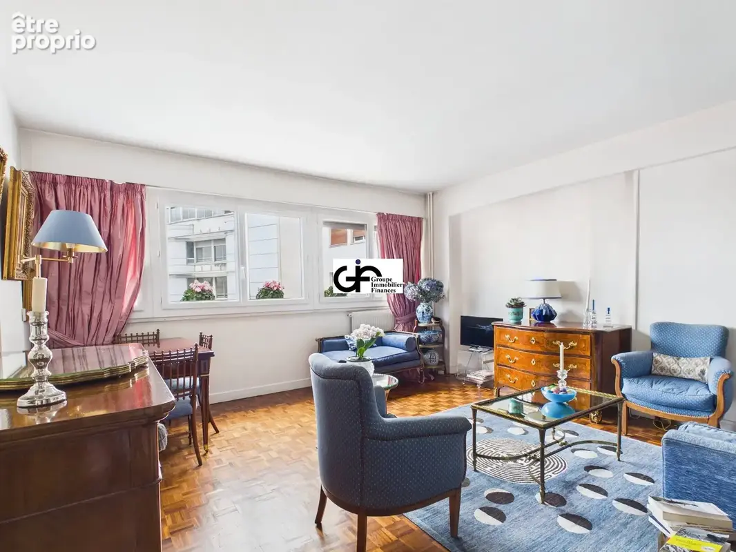 Appartement à PARIS-16E