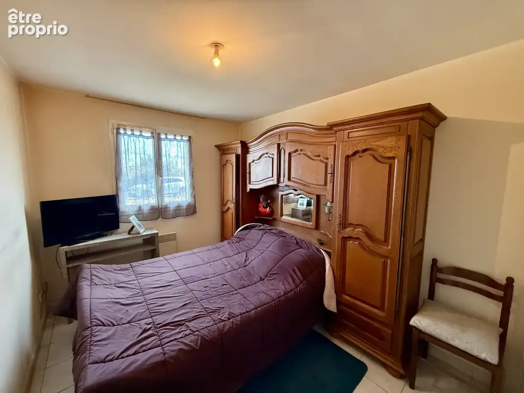 Maison de plain-pied récente T4 sur 833 m2 de terrain - photo 4