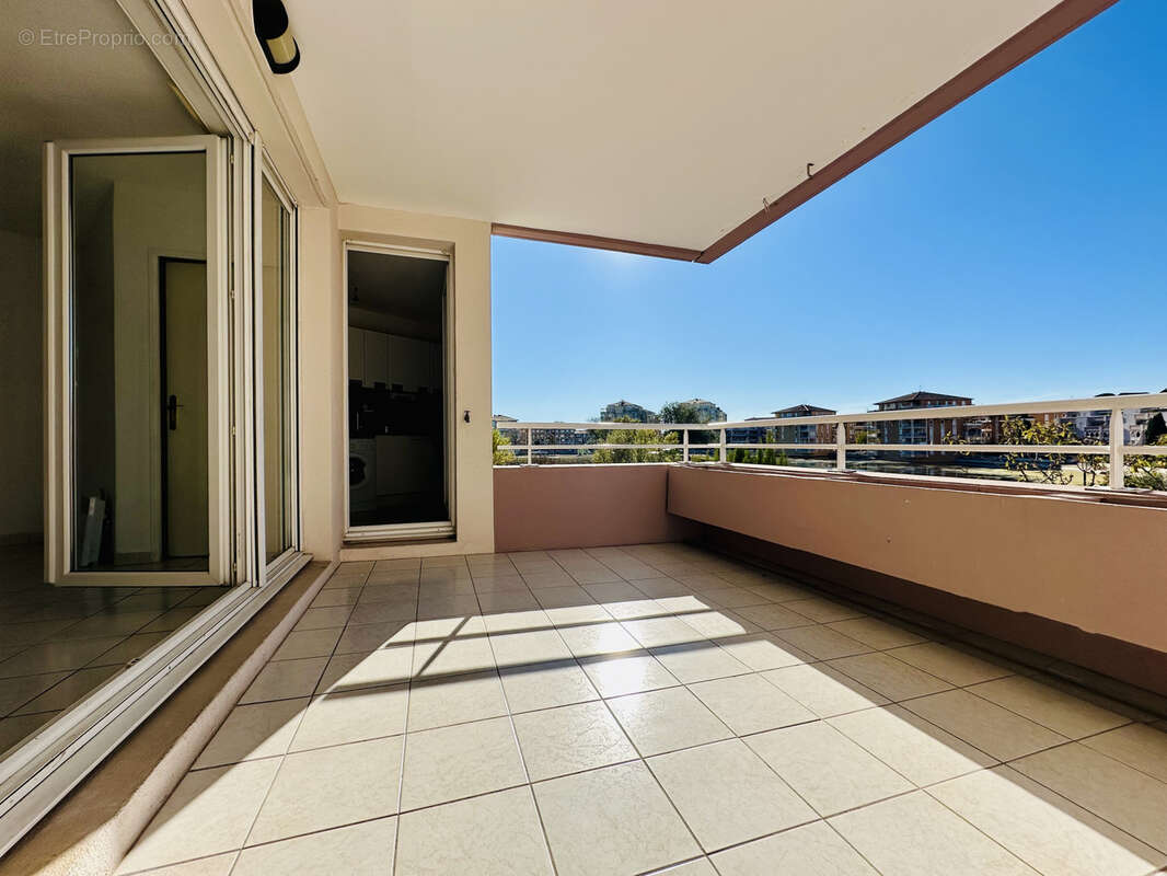 Appartement à LATTES