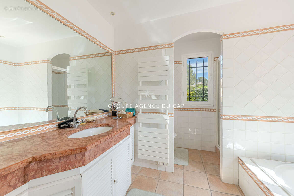 Magnifique vue sur le golf villa 7 pieces avec piscine et double garage - photo 9