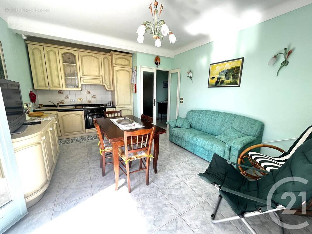 Appartement à ROQUEBRUNE-CAP-MARTIN