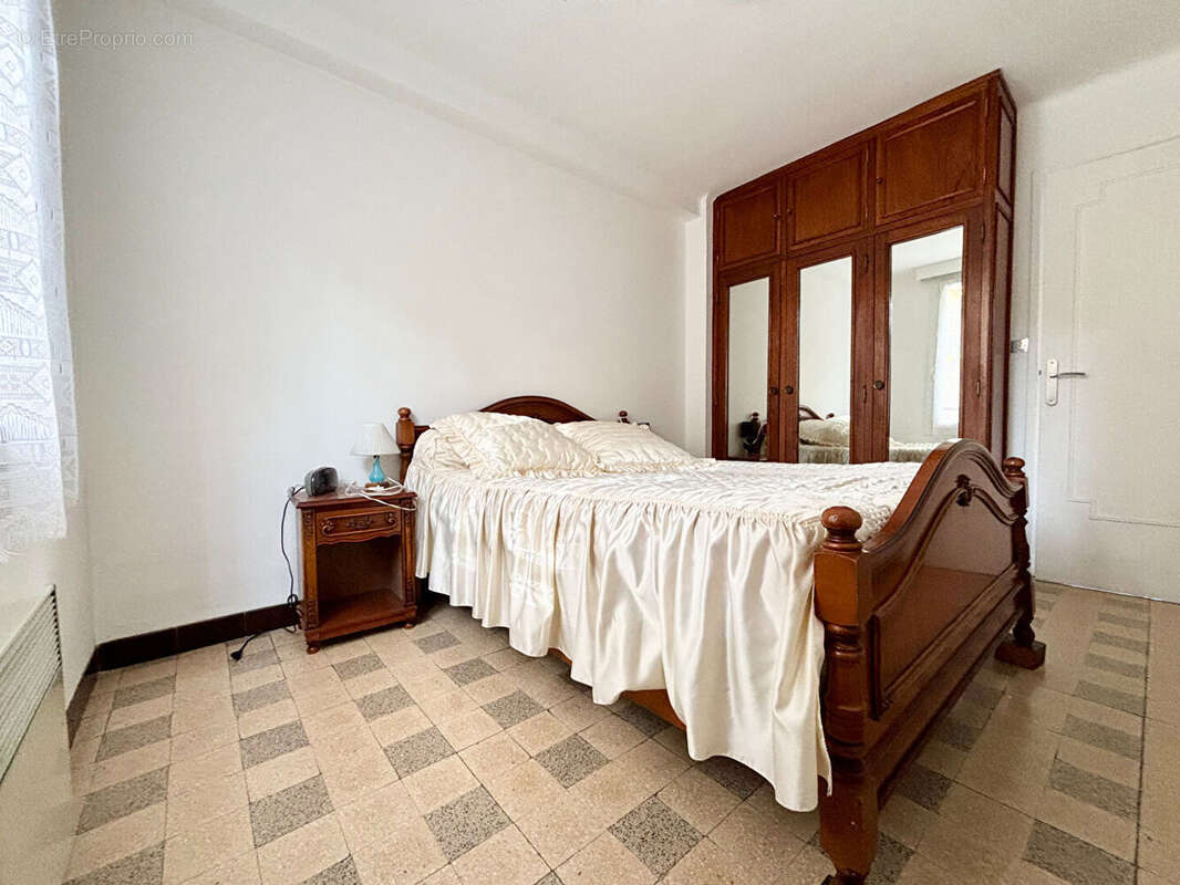 Appartement à MARSEILLE-5E