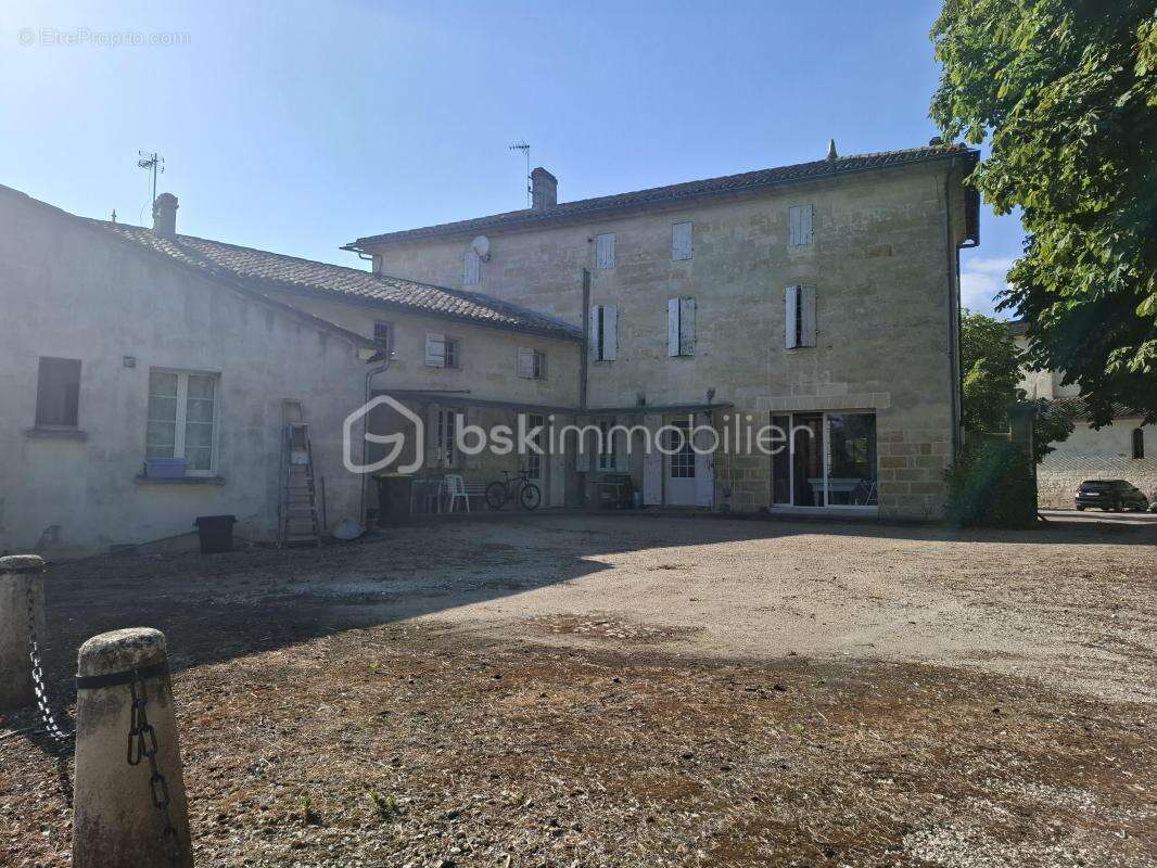 Authentique girondine 260 m² – Terrain arboré de 2 500 m² – Sainte-Terre (33350) - photo 21