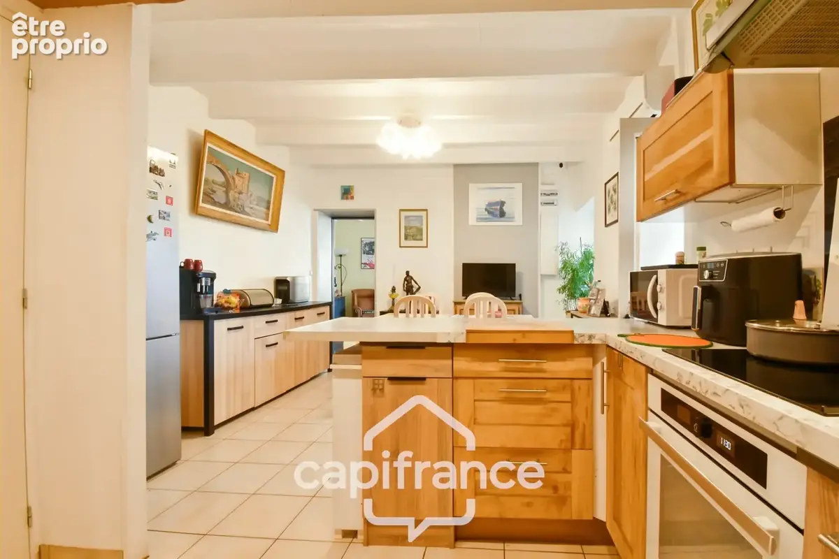 Maison rénovée à vendre 4 pièces SAINT JEAN D'ANGELY (17) avec atelier, cour et jardin potager de 421m² - photo 4