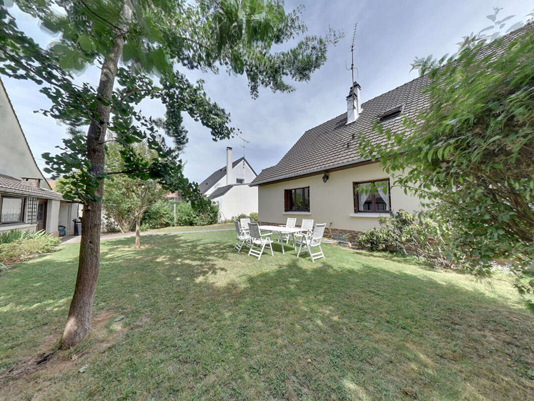 Charmante maison 5 pièces à vendre à Roissy en Brie - Quartier L'Avenir - photo 4