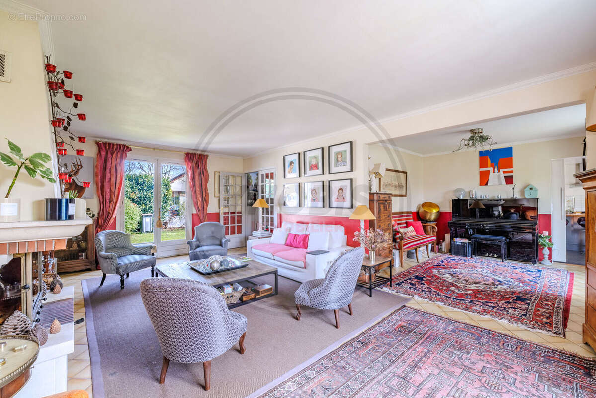 Maison à VERNEUIL-SUR-SEINE