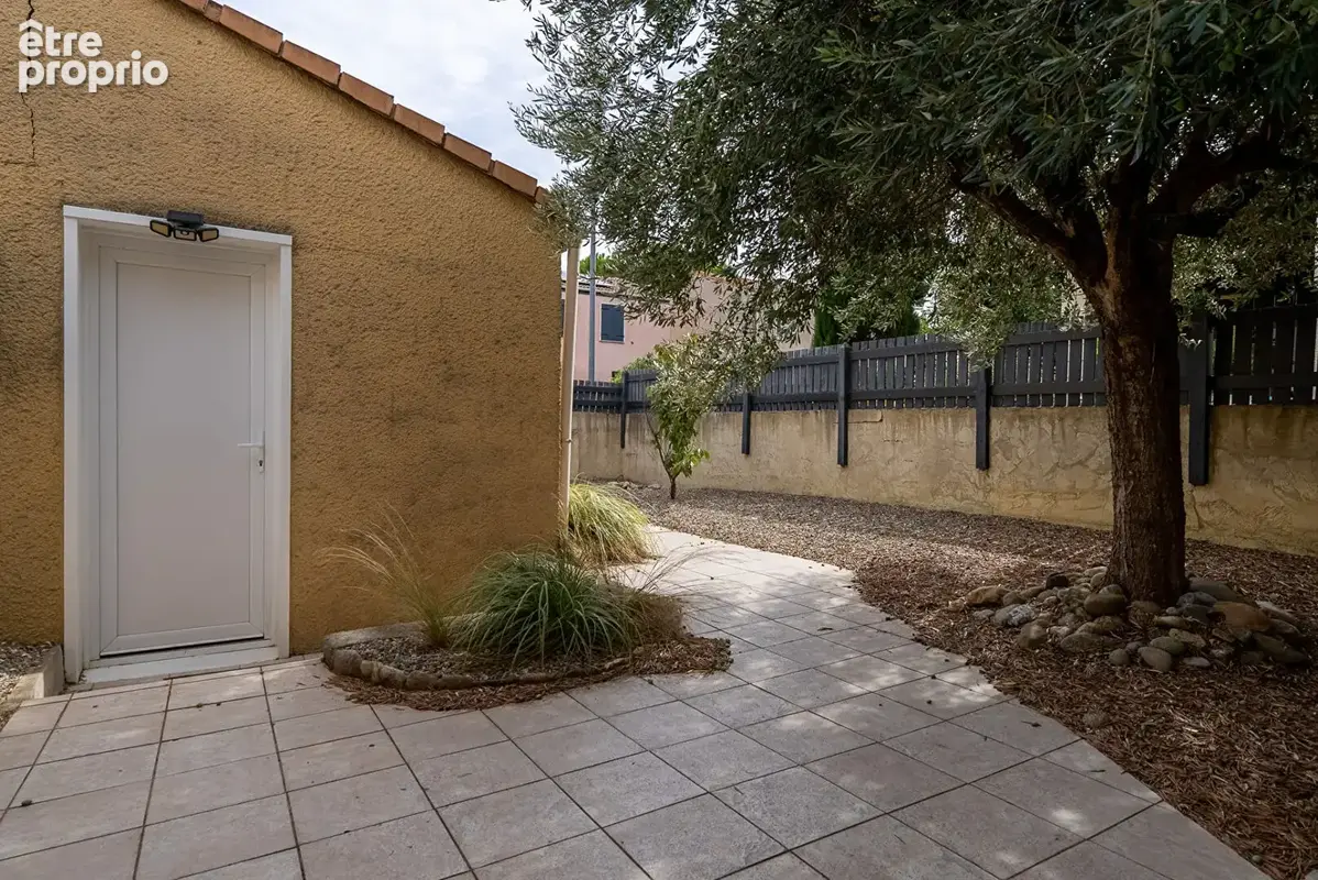CARCASSONNE - PALAJA Villa T4 166m² (90m² hab.)  avec jardin, piscine, sous-sol, et garage - photo 16