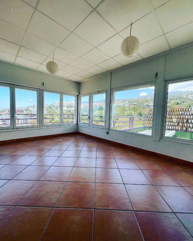 Appartement à SAINT-DENIS