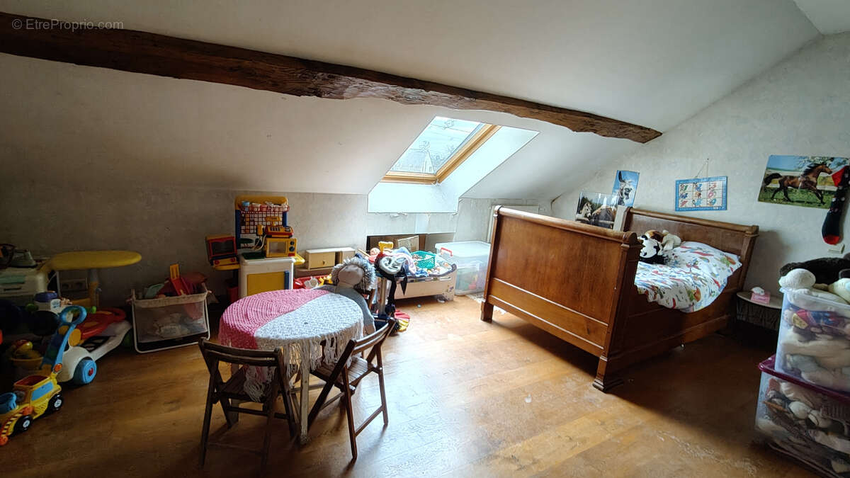 Maison à LONGECOURT-LES-CULETRE