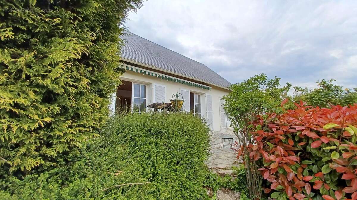 Maison à MONTRICHARD