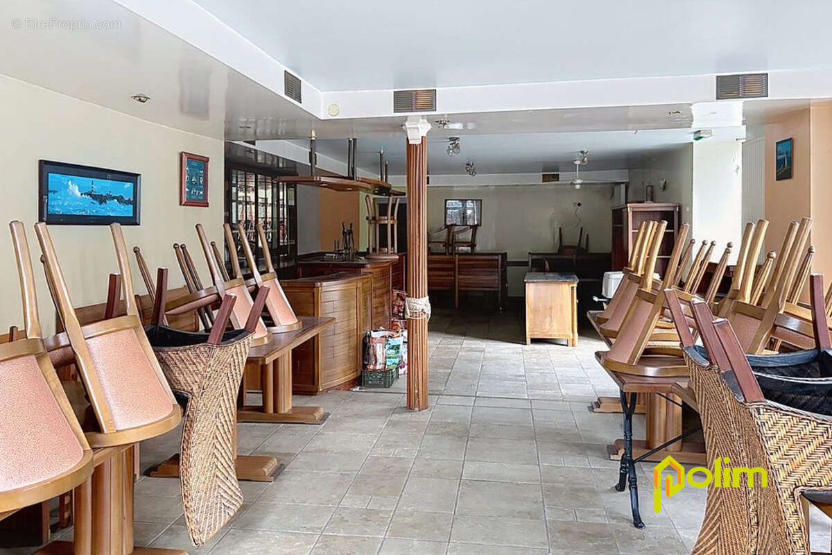 IMMEUBLE bien placé / ancien hôtel restaurant / 360 m2 - photo 3