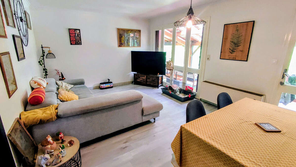 Maison à SAINT-PIERRE-DU-MONT