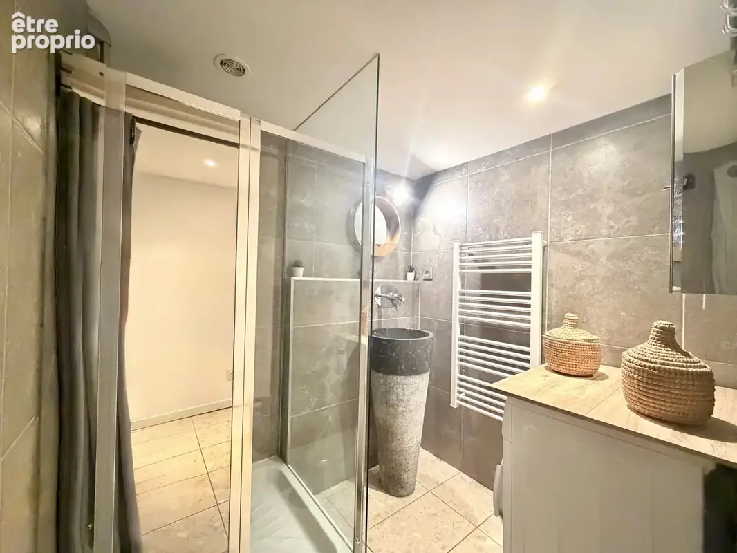 Beau studio avec mezzanine - photo 7