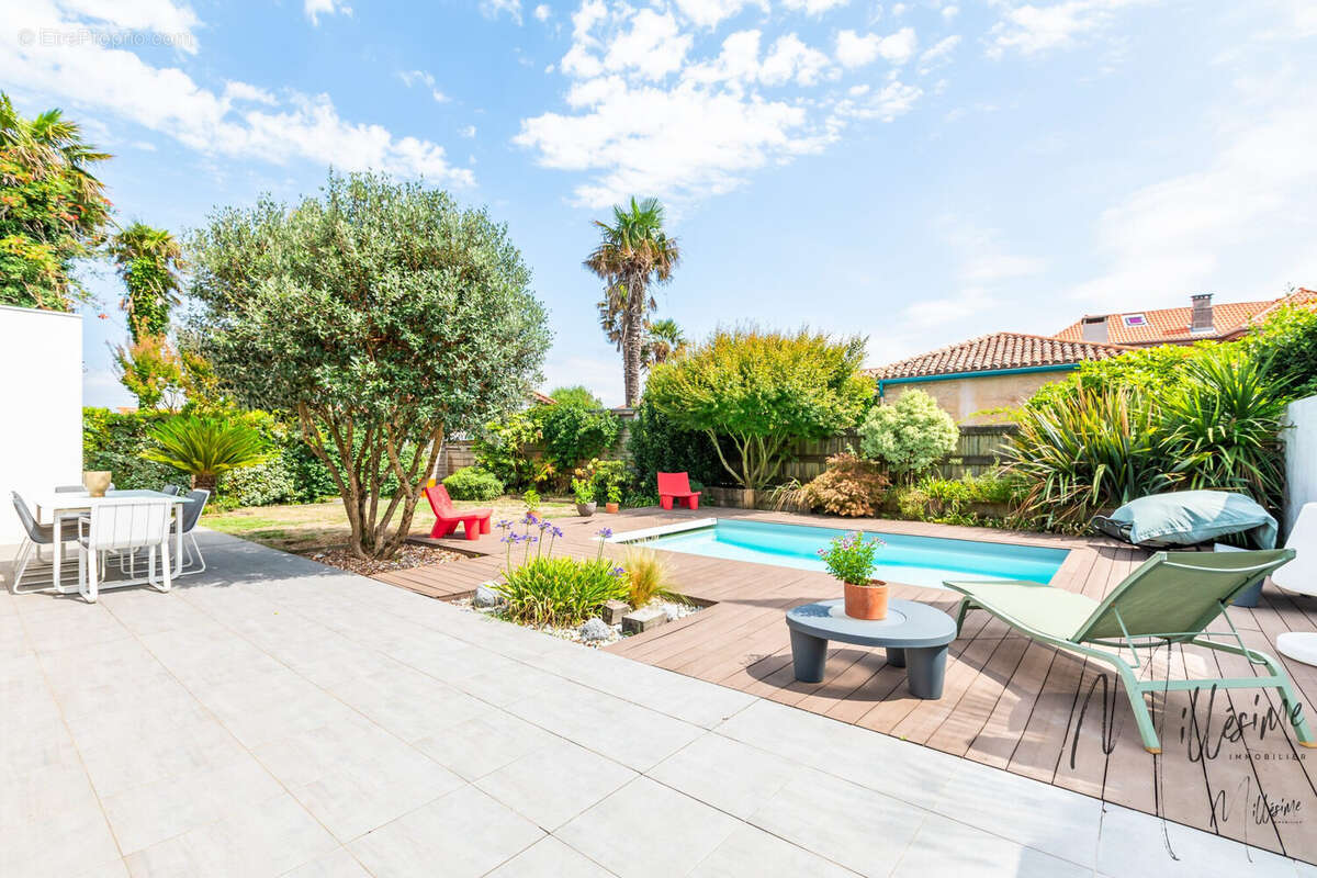 Maison 198 m² à Anglet  - photo 3