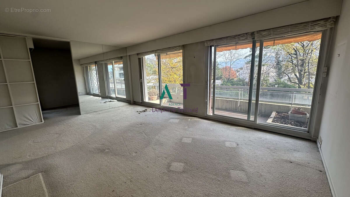 Appartement à MEYLAN