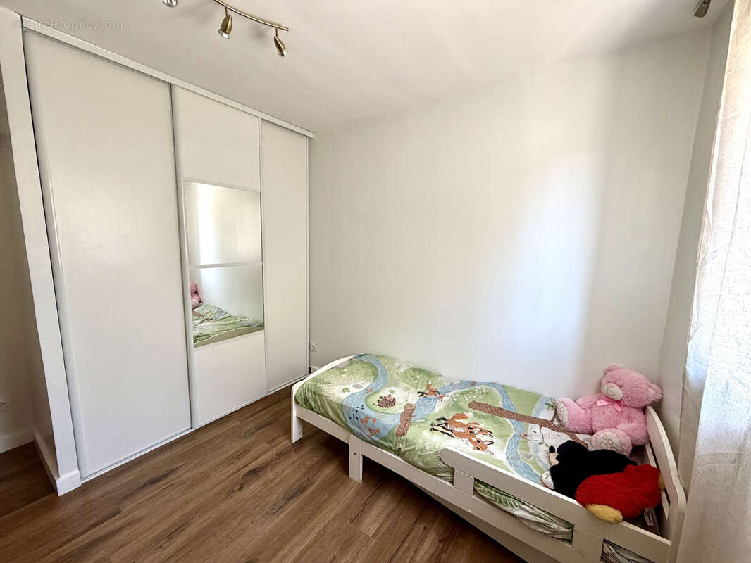 Générac, maison familiale T8 de 172m2 prête à vivre - photo 17