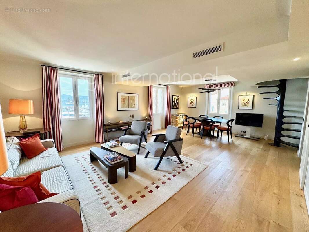 Appartement à SAINT-TROPEZ