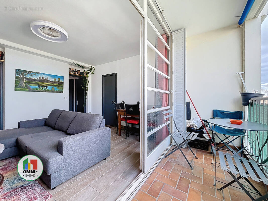 Appartement à PIERRE-BENITE