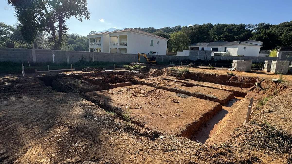 Maison à SANTA-LUCIA-DI-MORIANI