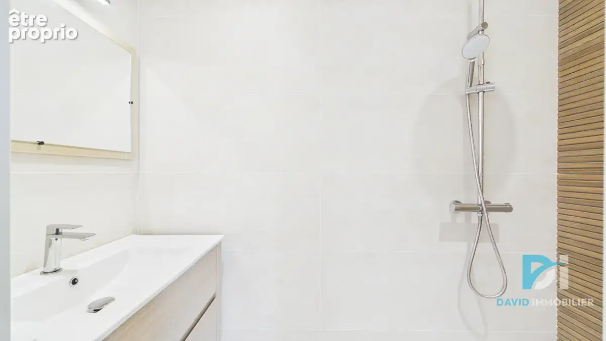 FLORENSAC   Maison de plain-pied entièrement rénovée sur une parcelle de plus de 1 450 m2 ! - photo 9